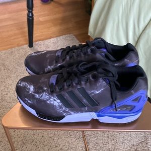 Women’s adidas sneaker